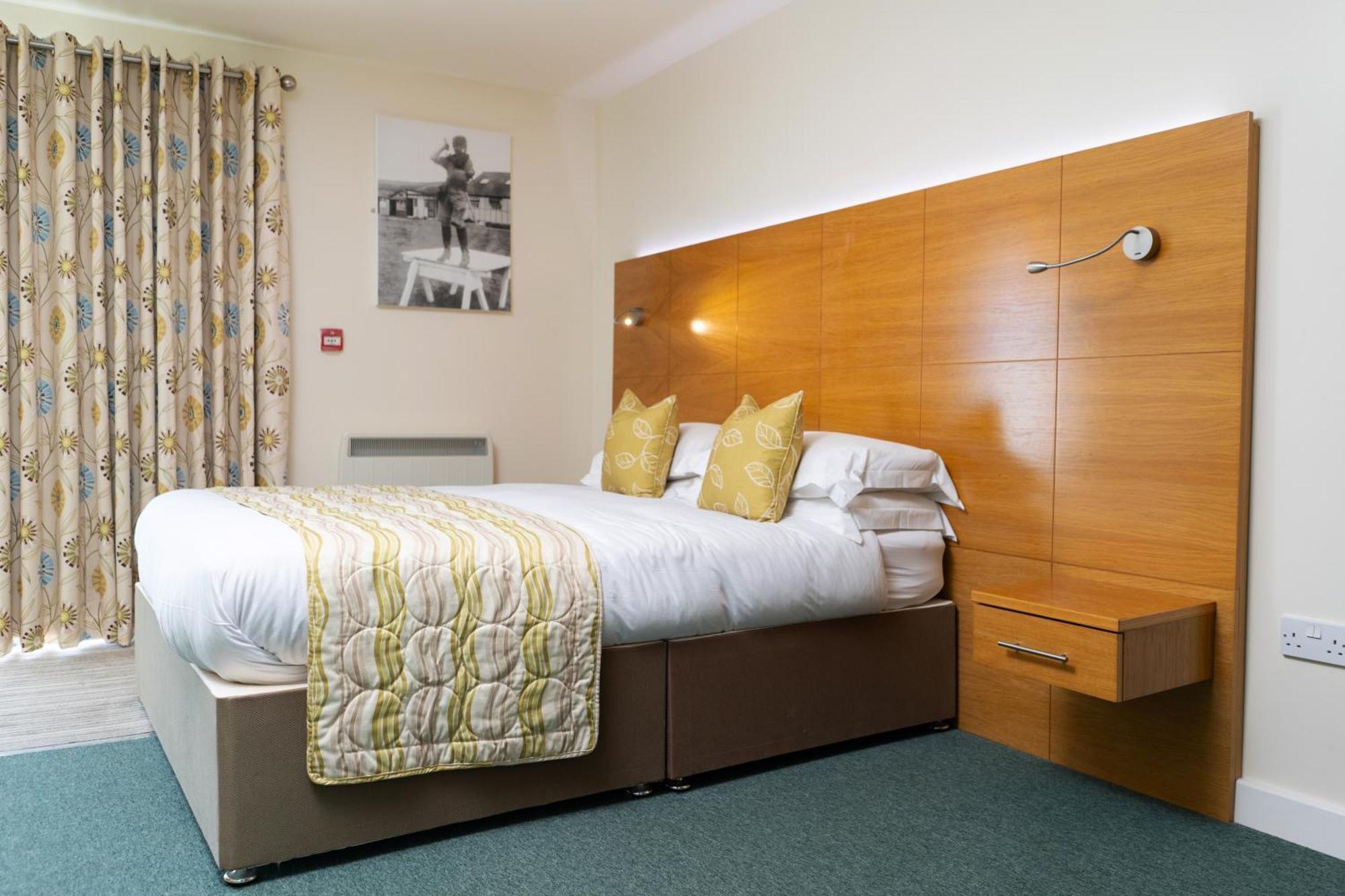 Hotel Bay Or Self Catering Croyde